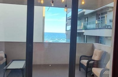 Аренда комфортной 2-комнатной квартиры 55 м² с отдельной кухней и видом на море в районе Mamaia, Констанца, Румыния